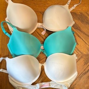 3 Victoria’s Secret Push-up Bras